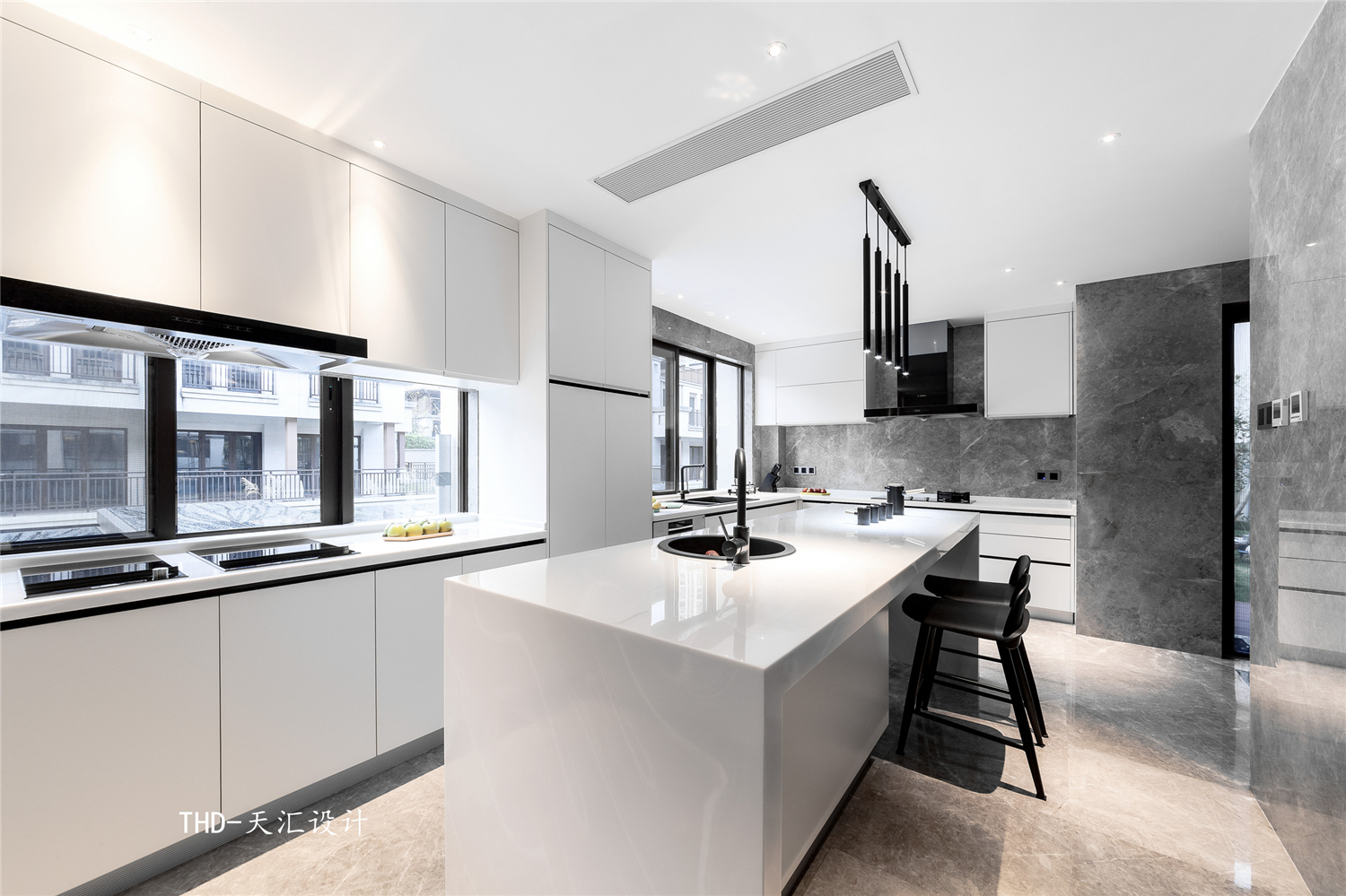 現(xiàn)代極簡風(fēng)格廚房的專業(yè)設(shè)計——以天匯設(shè)計游小華別墅為例